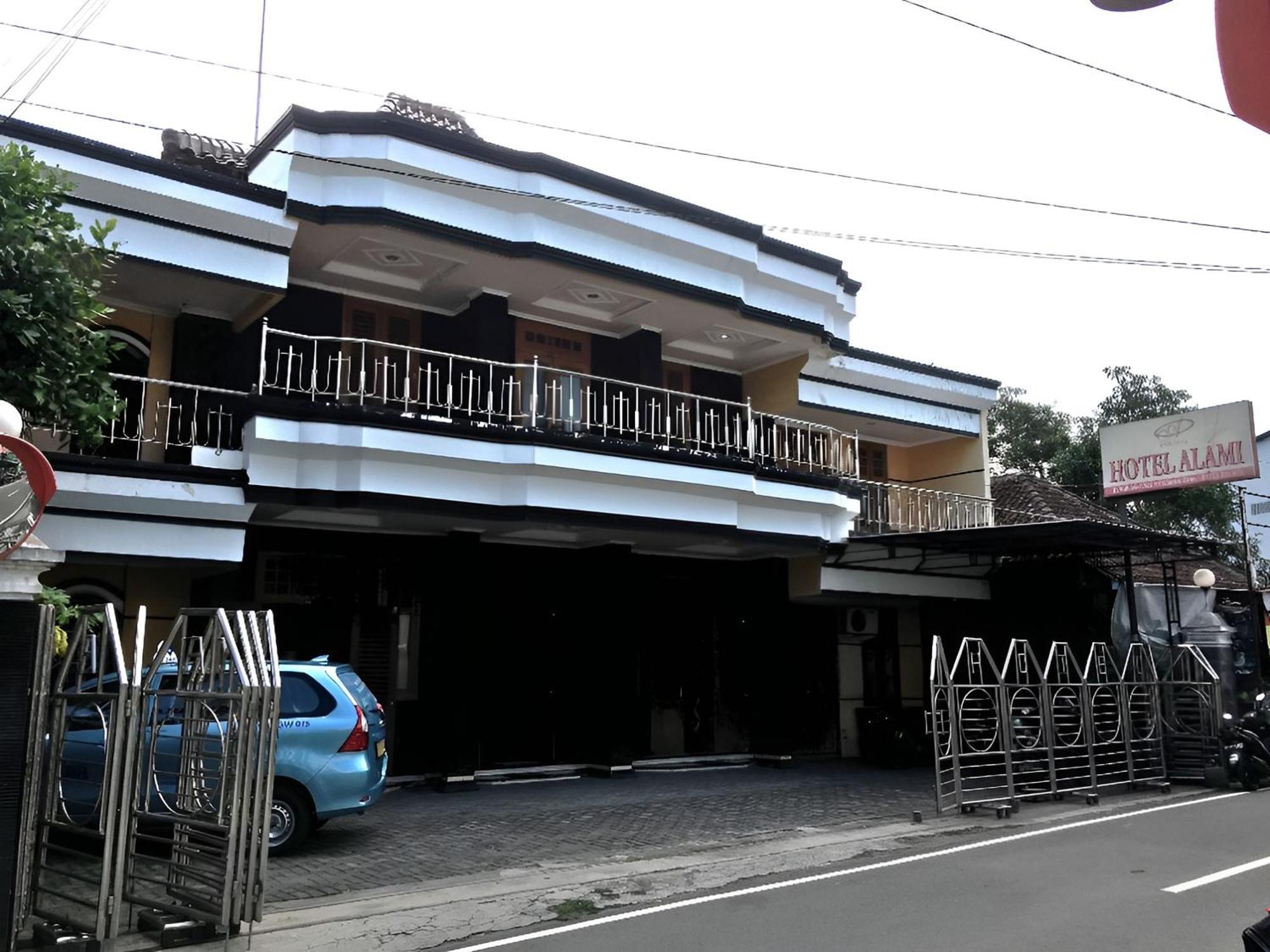 Hotel Alami Klaten Bagian luar foto